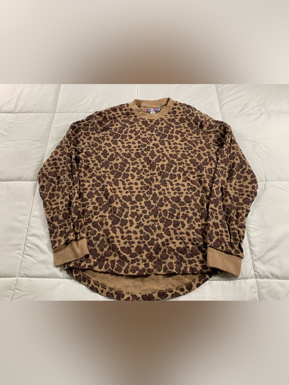 Like new URBAN OUTFITTERS sweatshirt womens size L